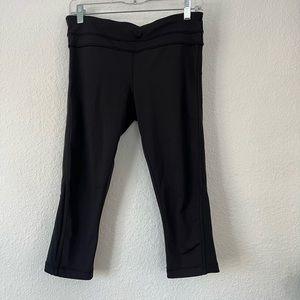 Lululemon Atletica Crop black leggings 8.